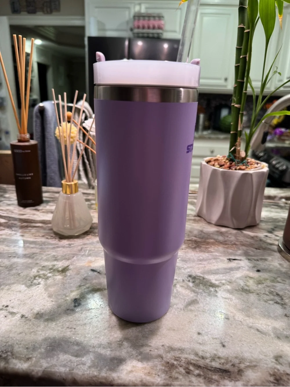 Stanley Lavender Insulated Travel Mug with Handle - Picture 2 of 4
